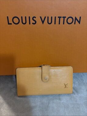 Louis Vuitton Epi Leather Wallet in Yellow-Brown